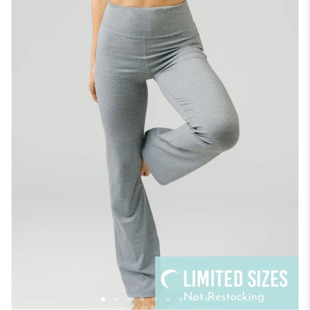 Zyia Active Gray Mantra Flare Legging 32"